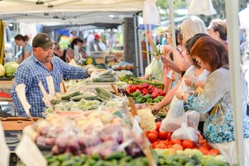 Weekly Farmers' Market