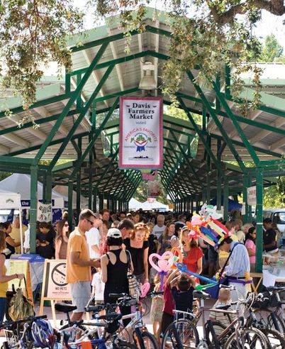 Weekly Farmers' Market